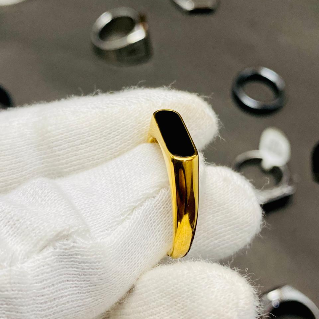 Unisex Black Onyx Gold Plated Stainless Steel Ring – Minimalist Signet Design
