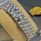 Men's Red Dial Stainless Steel Dress Watch – President-Style Bracelet with Date Display