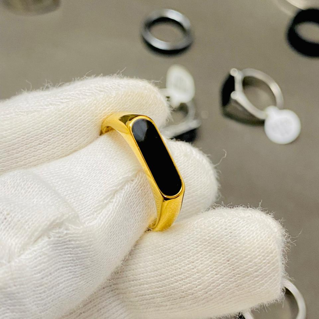 Unisex Black Onyx Gold Plated Stainless Steel Ring – Minimalist Signet Design